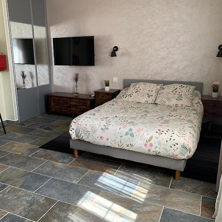 Studio Independant Avec Piscine Et Jardin L'Abergement-Sainte-Colombe Exteriör bild